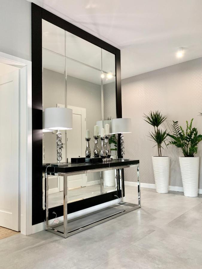 Zlota Luxury Apartments Varsovia Exterior foto