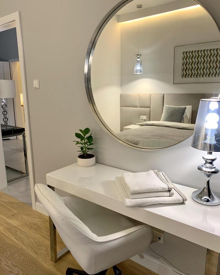 Zlota Luxury Apartments Varsovia Exterior foto